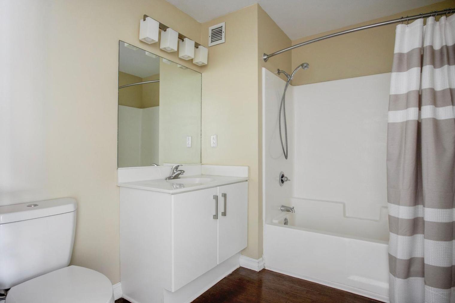 Koreatown W Lounge Gym Nr Metro Lax-1175 * Los Angeles